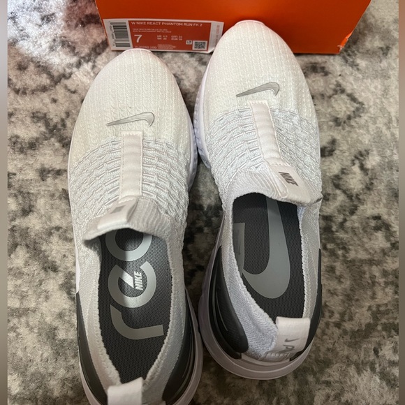 brand new nike react phantom sneakers - Picture 5 of 9